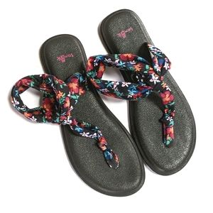Sanuk , floral yoga mat sling sandals. Size 7